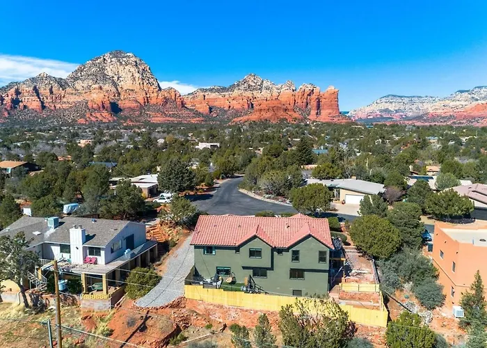 Holiday home Sage House Modern Retreat Hot Tub, Theater, Gmrm!