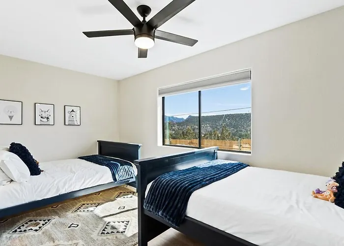 Sage House Modern Retreat Hot Tub, Theater, Gmrm! Hébergement de vacances Sedona