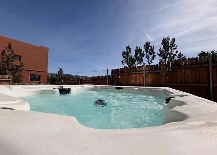 Sage House Modern Retreat Hot Tub, Theater, Gmrm! Holiday home Sedona